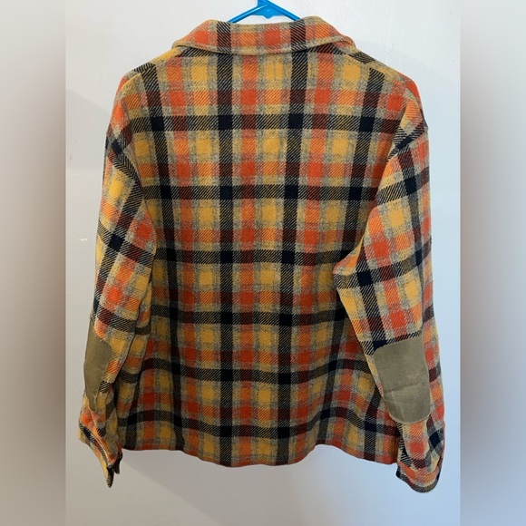 Vintage Pendleton button down shirt - Picture 10 of 11